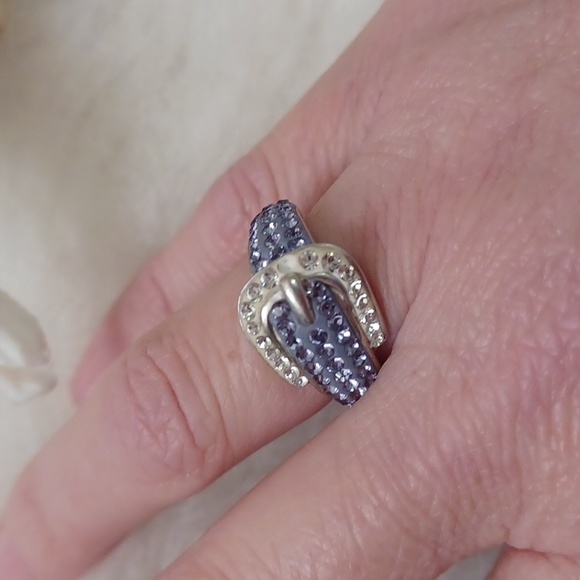 AU 925 Jewelry - Buckle ring.